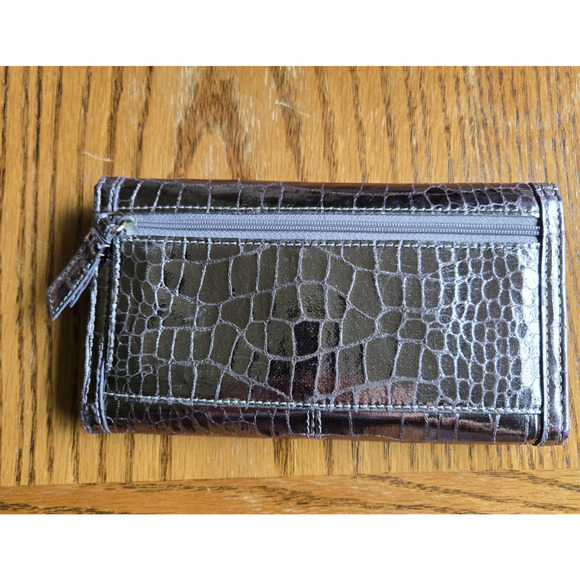 Nine West Gold Metallic Embossed Leather Wallet Double Snap Multiple Slots - Picture 9 of 13